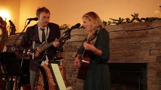 Chris Thile & Aoife O'Donovan - Fairytale of New York (The Pogues) chords