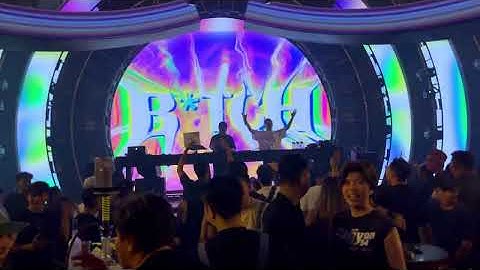 Jakarta Nightclub - Clubbing Scenes on a Saturday night - Live Performance by Winky Wiryawan