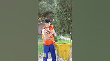 Cleaner prank 🦺🤫 workout