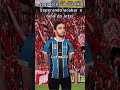 JOGADORES DO GRÊMIO ESPERANDO ACABAR O HINO DO INTER