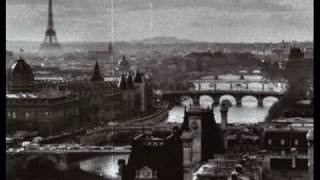 Video thumbnail of "Paris je t'aime ... d'amour - Maurice Chevalier"