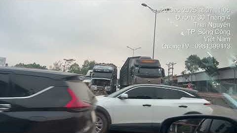 Nhiều lối rẽ quá đéo biết rẽ chỗ nào thì ta đi thẳng vào dải phân cách luôn