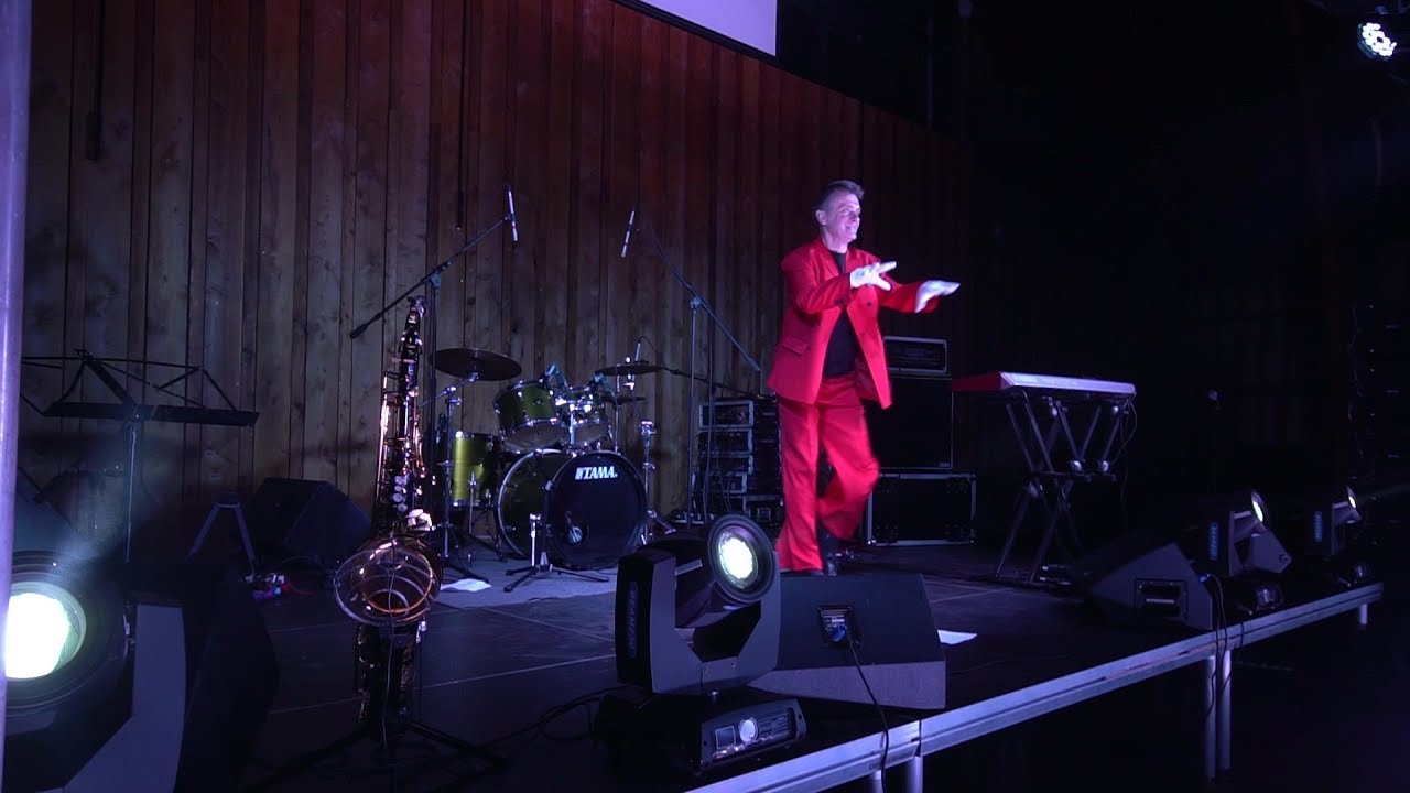 The Sound check. Improvisation with out music. Tap man from Moscow.