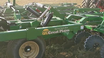 Great Plains Max-Chisel (MC5317) and Versatile 520 #2