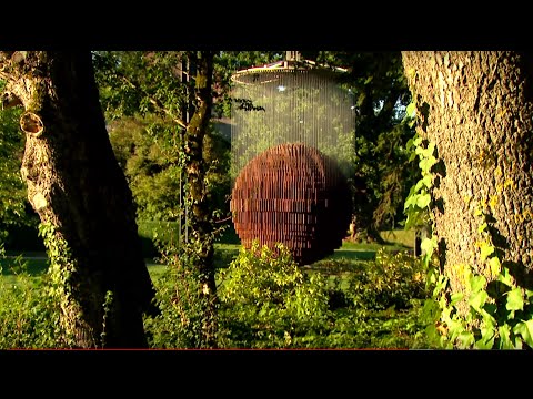 Video: Where Are The World's Largest Chimes?