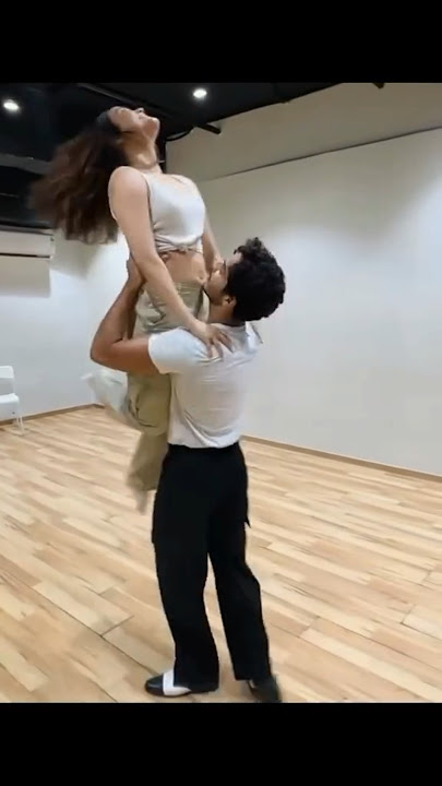 Tu Tu Hai Wahi || Ishaan × Sneha || The Royals #duetdance #chemistry #shorts #ishaankhatter #royals