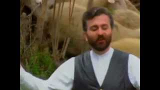 Onur Akının Klibinde Ruhunu Teslim Eden Koyun