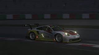 Porsche 911 RSR 2017, by night Suzuka.