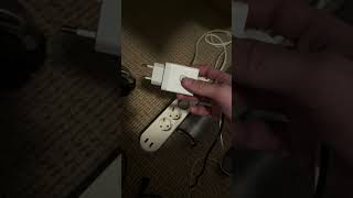 Hoe doe je het blok in een stopcontact? ✅