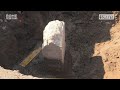 Древний камень найден во время ремонта римской канализации