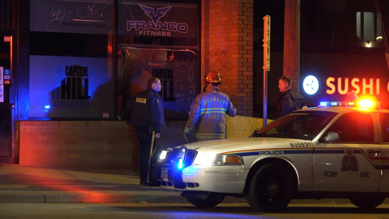 Arson Fire Molotov Cocktail Used. Capitol Hill Athletics, Hastings St. Burnaby City (4K)