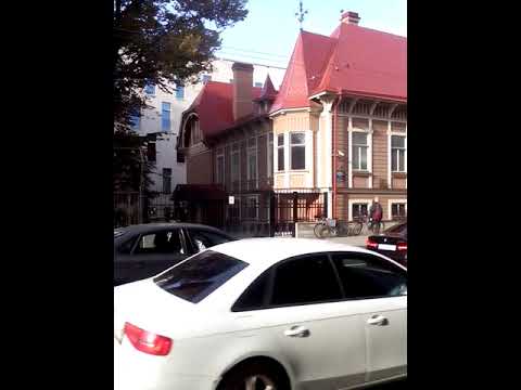 Деревянный дом в центре Петербурга !