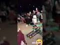 الشعر مخبل شوف كفاه تمشي وتميل