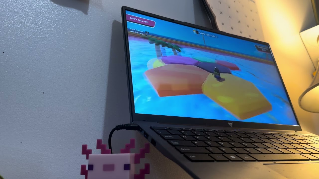 Me playing fall guys again