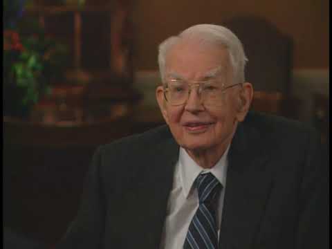 Video: Ronald Coase: biography and activities