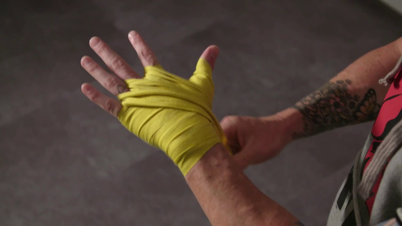 How to Wrap Your Hands - Boxing - YouTube