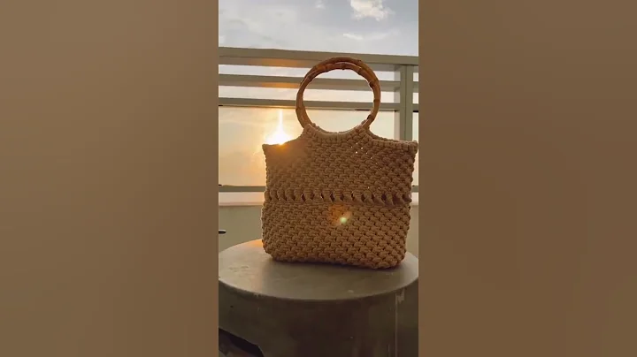 The perfect bag by @Estefany Hurtado with our yarn...