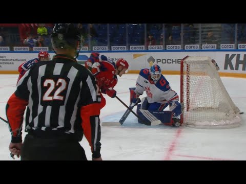 Николаев выручает после броска Светлакова / Nikolayev saves on Svetlakov