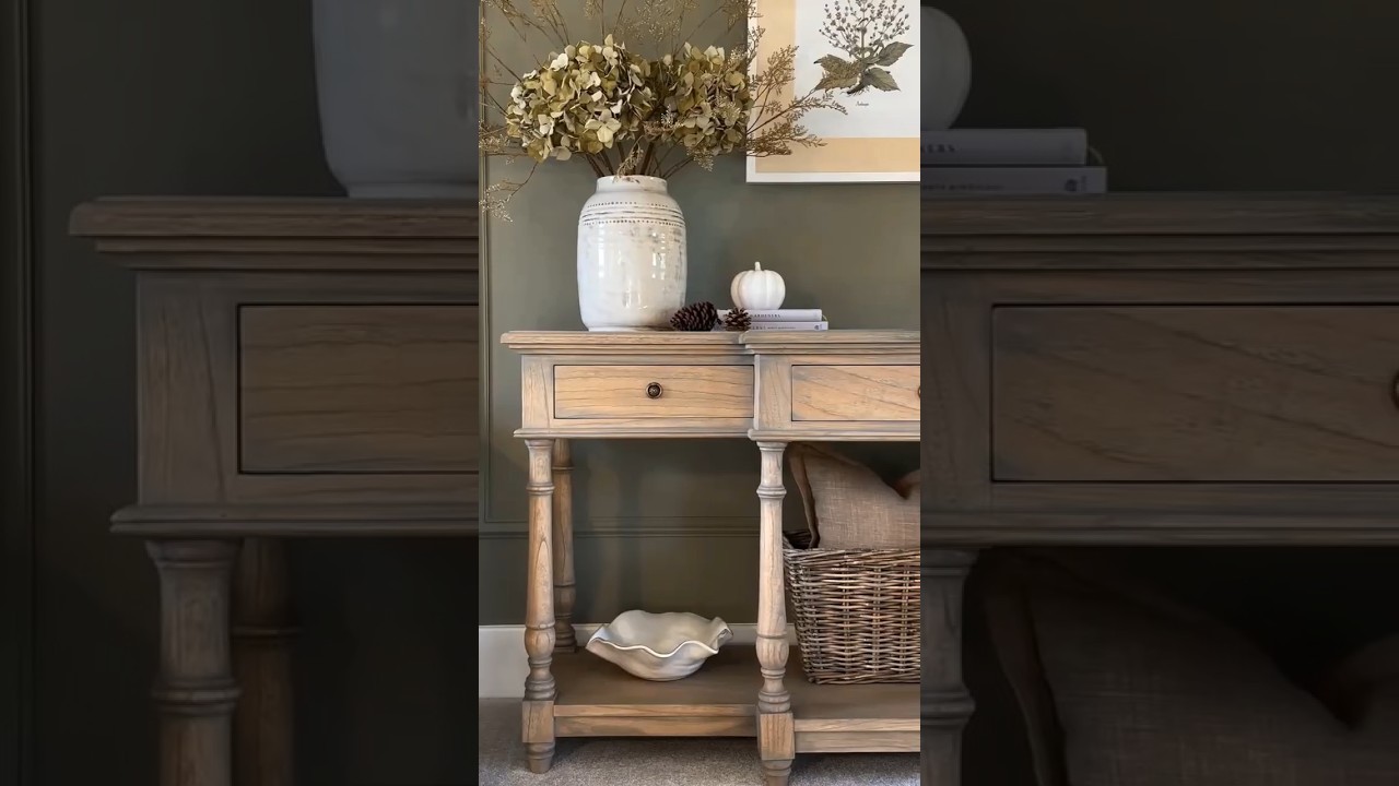 Cozy autumn touches 🍂 home.