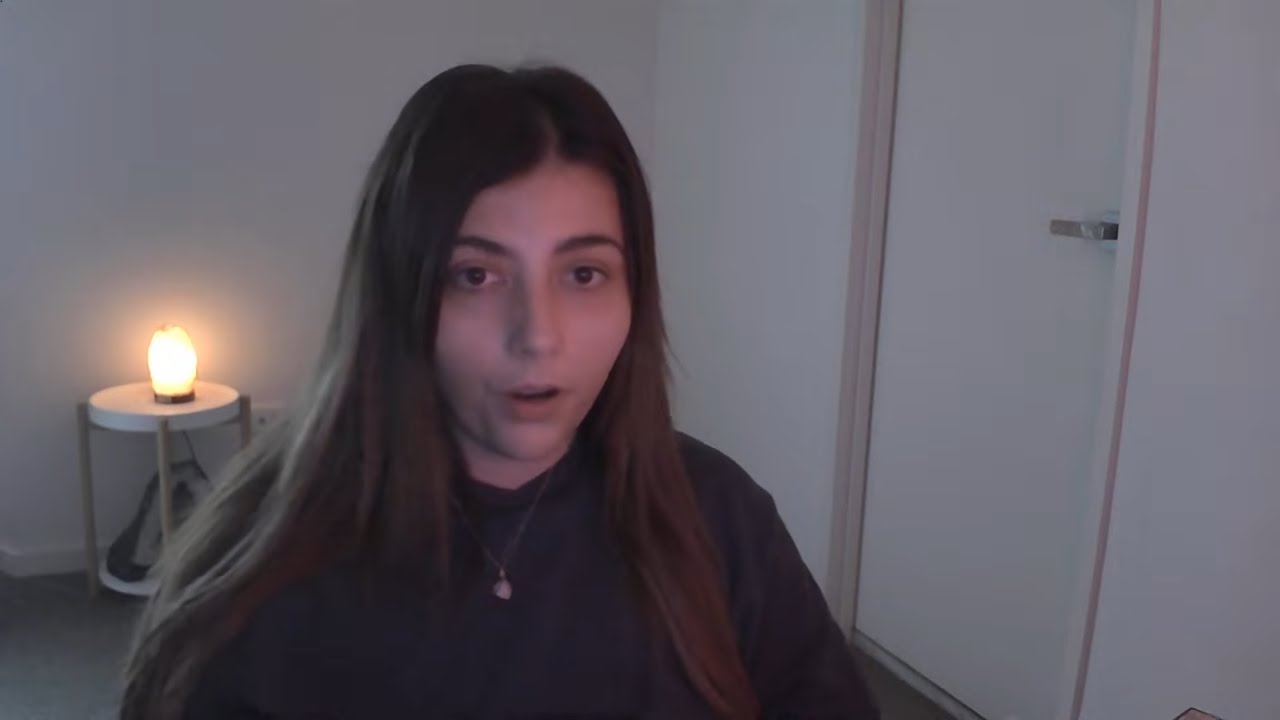 A HIGH PROFILE PERSON FEELS A STRONG CONNECTION TO YOU & IS MANIFESTING YOU INTO THEIR LIFE💟