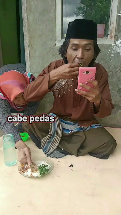 makan cabe pedas dan air garam - video lucu