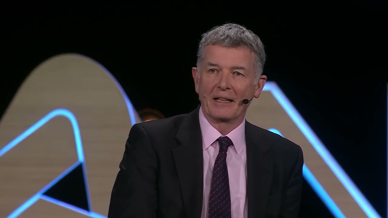 Сэр Ричард Мур на ежегодной конференции NHO 2026 года.