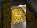 アメリカのリアルな学食メニュー🏫🇺🇸🗽 ハンバーガーとポテトは当たり前のように毎日ある…。笑 #アメリカ留学 #留学 #アメリカ生活 #留学生 #アメリカ
