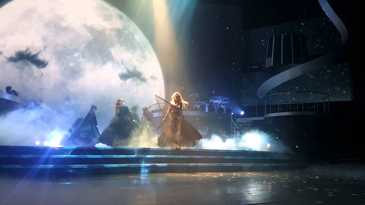 Britney Piece of Me Every time, Hit Me Baby, Oops I did it again!