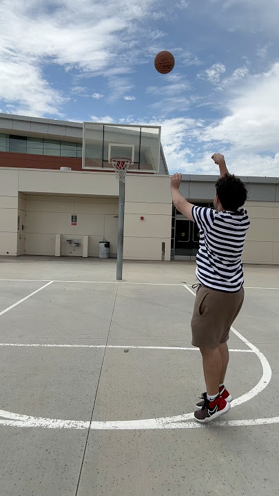 How Quickly Can Stephen Curry Make NBA Three Pointers! #shorts #basketball #stephencurry #trending