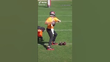 Tom Brady Showing Off Elite Accuracy!