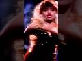 @PaulinaRubioOficial  Marcó territorio, soltó la pedrada  en forma de canción.