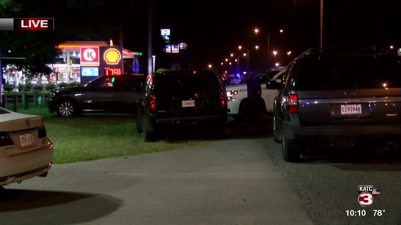 Live on scene of officerinvolved shooting in Lafayette YouTube