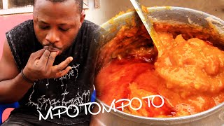 Watch Ghanaian man prepare the best Traditionally prepared Mpotompoto (cocoyam pottage) after work