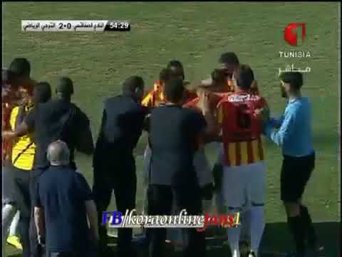 يوسف البلايلي يستفز النادي الصفاقسي بمخالفة عالمية