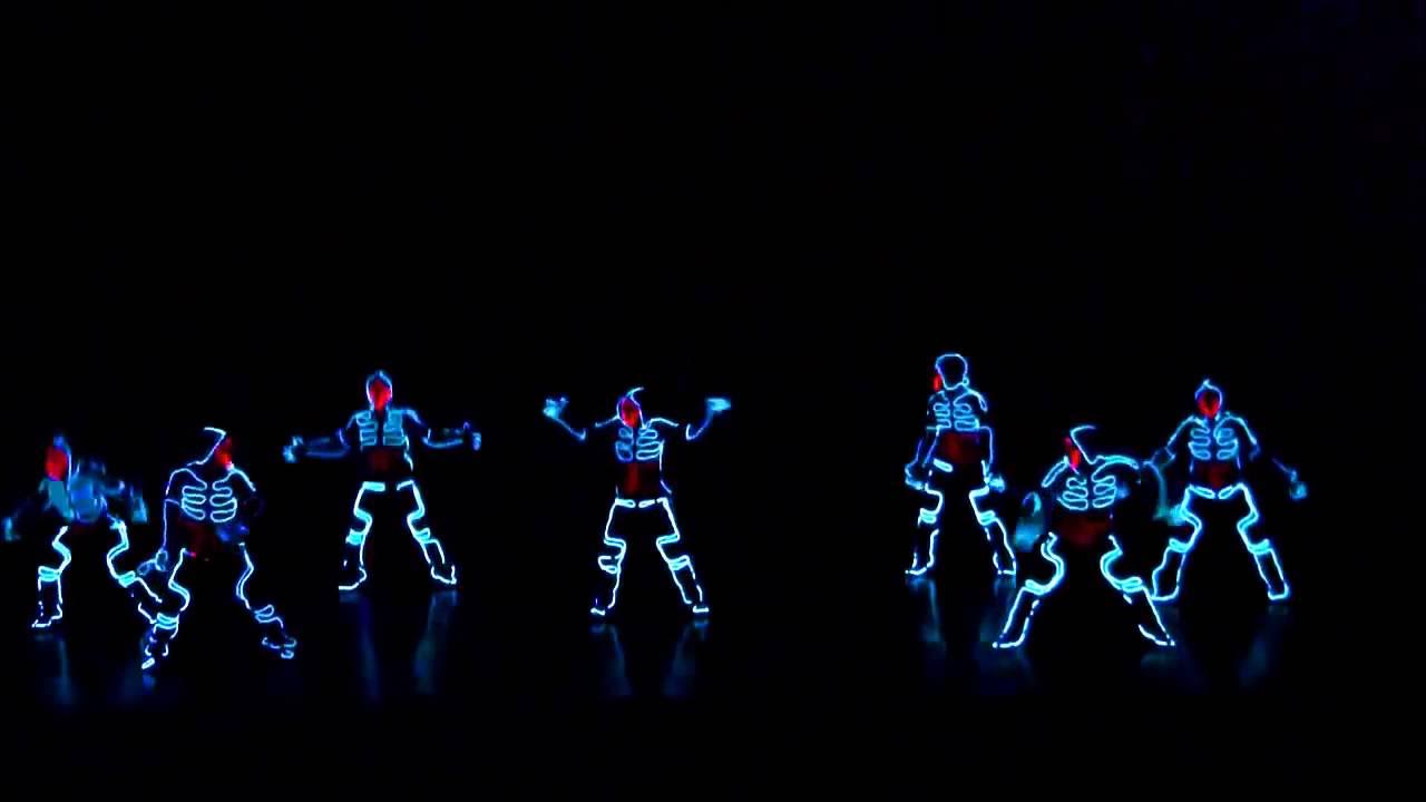 Брейк робот. Танец робота. Японцы танцуют. Лучший танец робот. Робот танцует.