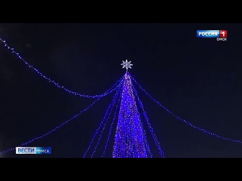 Омский Нефтеперерабатывающий завод на берегу Оми установил праздничную 11-метровую ель