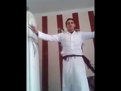 رقص جامد الراقصه علي رجل العريس وبدلعه