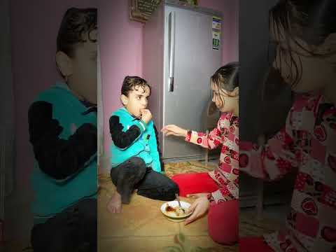 حنية الأخت الصغيره غلبت قسوة الأم شوف الي عمله الأب لما عرف صح وله غلط