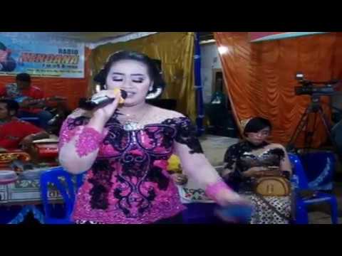 SINDEN BAHENOL bernyanyi dangdut SAYANG 9 sambil goyang