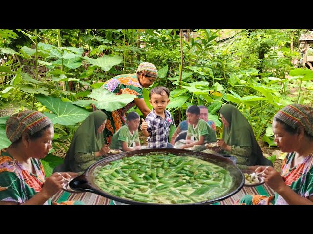 saatnya panen Sayur lompong, kita masak pedas, lauk tahu tempe goreng class=