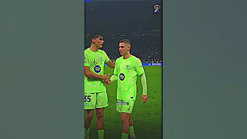 حزن لاعبي برشلونة بعد الخسارة 