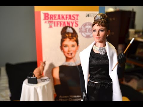 Video: Obitelj Audrey Hepburn Otkriva Tajnu Njezine Savršene Figure