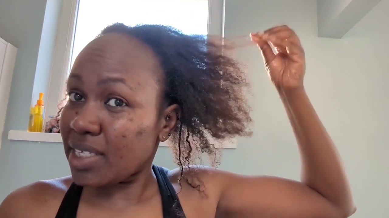 Finger detangling my fine natural hair