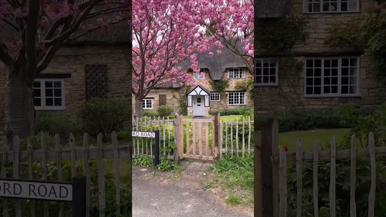 A fairytale thatched cottage 🌸 