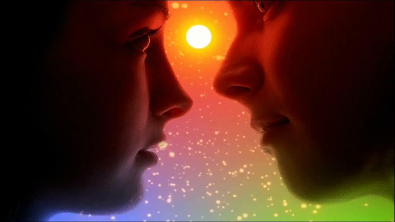 влюбленные глаза в глаза. две души. стихи о встрече двух душ. любовные переживания. раствориться в нежности.