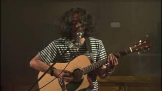 Fajar Merah ft. Artaxiad Derita Sudah Naik Seleher (diambil dari kanal youtube tentangSolo TV)