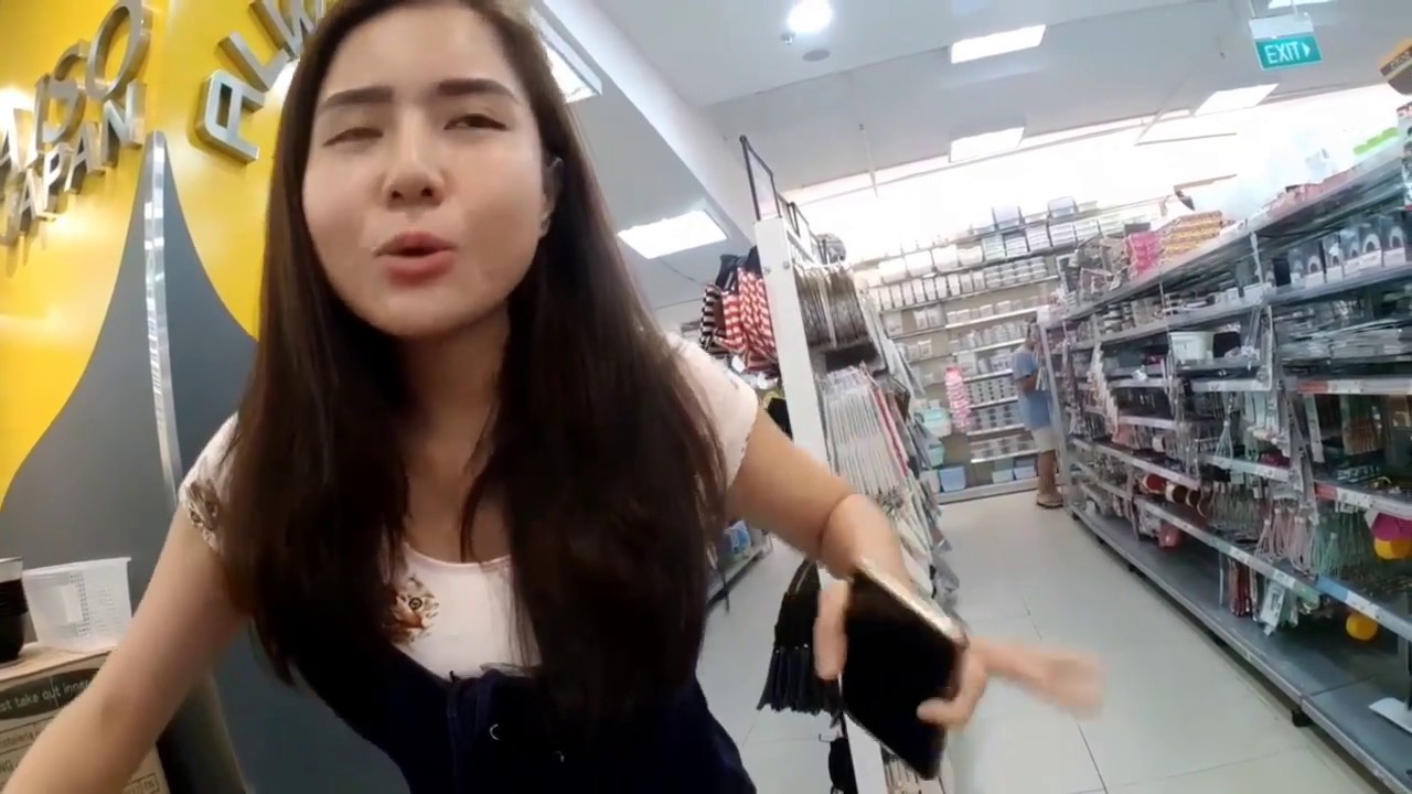 Kiaraa Kitty Mall Fight (Banned & Deleted)