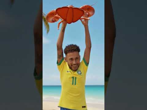 رونالدو و ميسي ونيمار اصطادو حاجات من البحر  