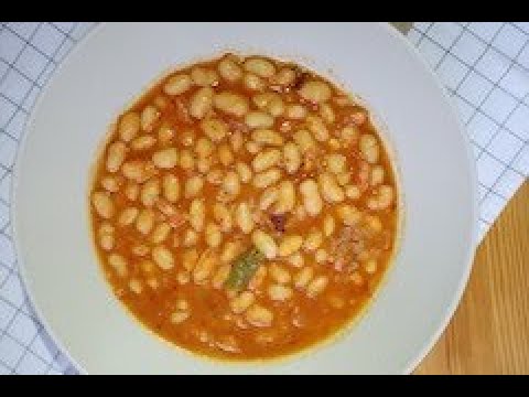 Making Turkish Beans   Kuru Fasulye