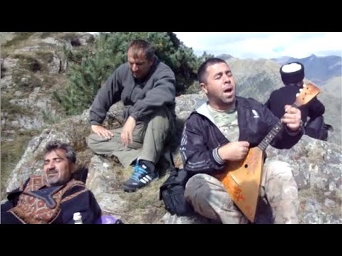 „იქ სადაც გაზაფხული ივლისში იწყება\" - (სამწუხაროდ ეს მომღერალი გარდაიცვალა) პაატა კარხილაური